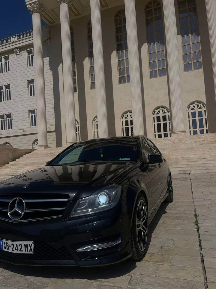 Fotoja 3 e listimit te prones me titull: Mercedes-Benz