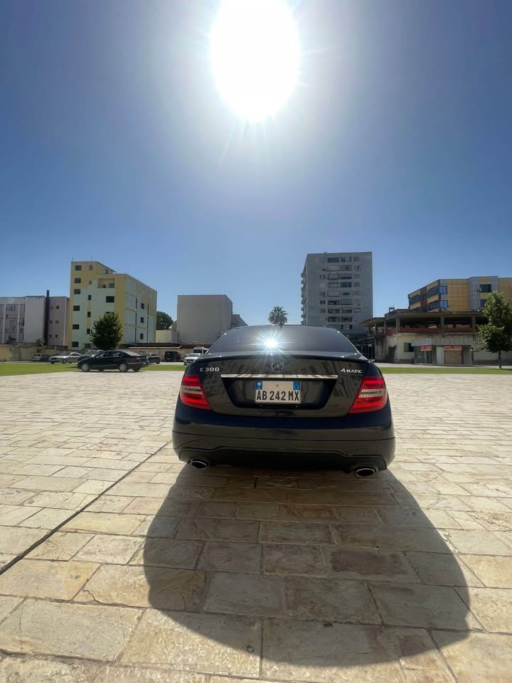 Fotoja 6 e listimit te prones me titull: Mercedes-Benz