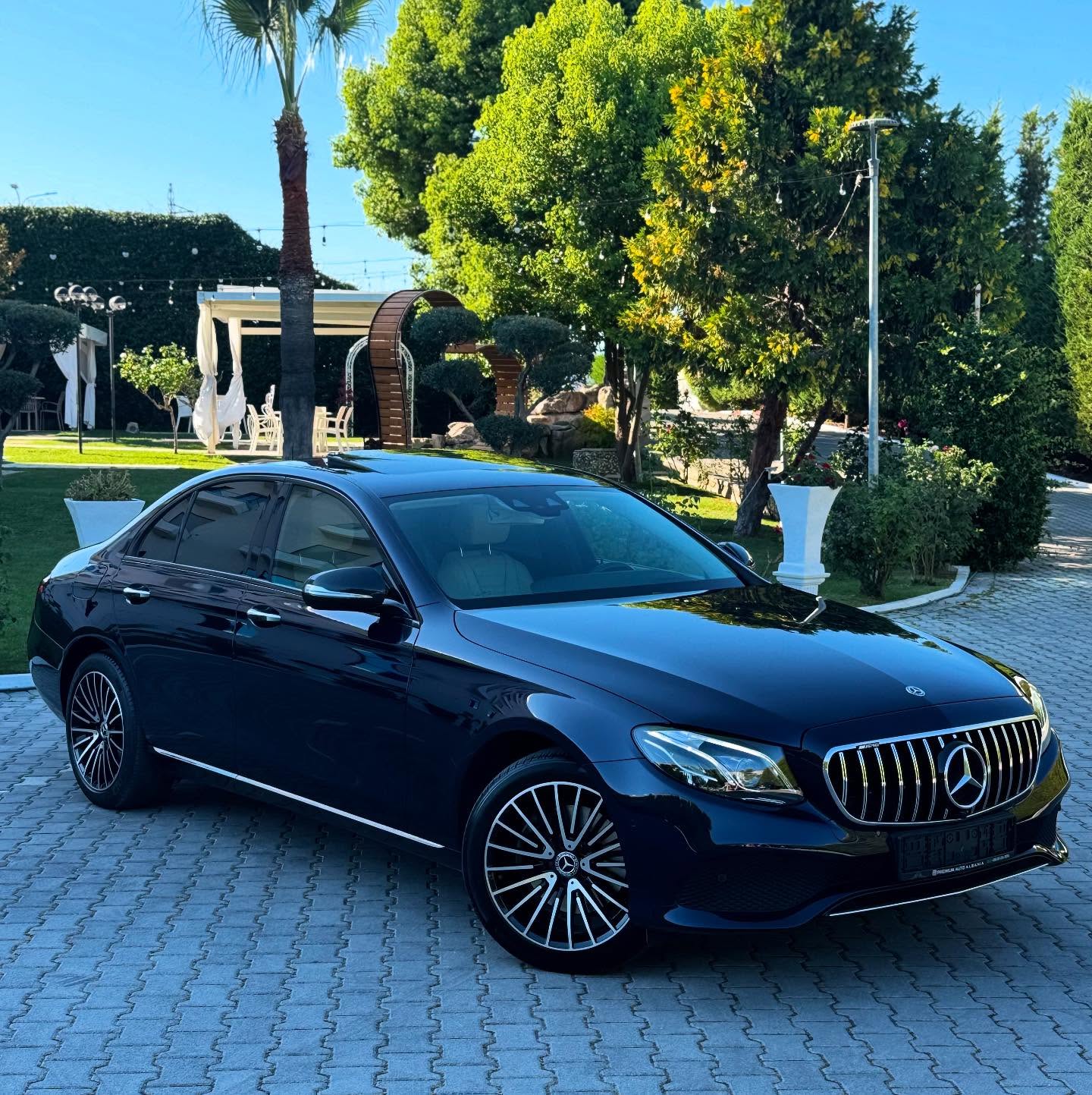 Fotoja 0 e listimit te prones me titull: Mercedes-Benz