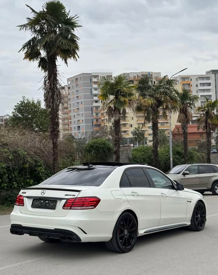Fotoja 8 e listimit te prones me titull: Mercedes-Benz