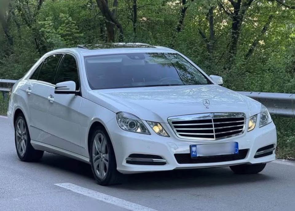 Fotoja 0 e listimit te prones me titull: Mercedes-Benz