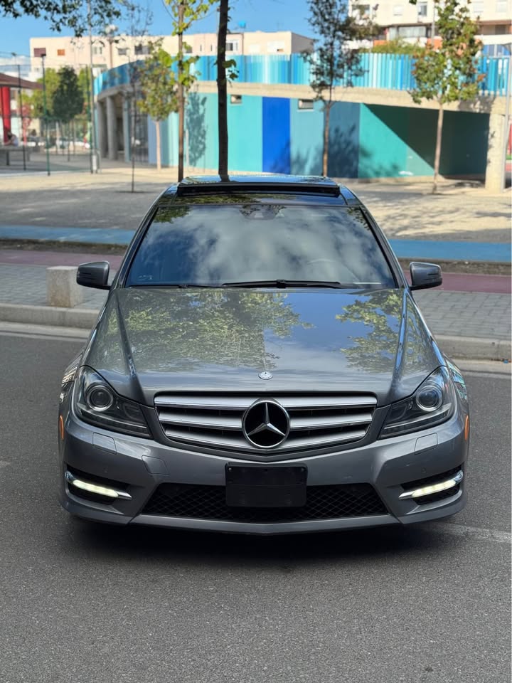 Fotoja 0 e listimit te prones me titull: Mercedes-Benz