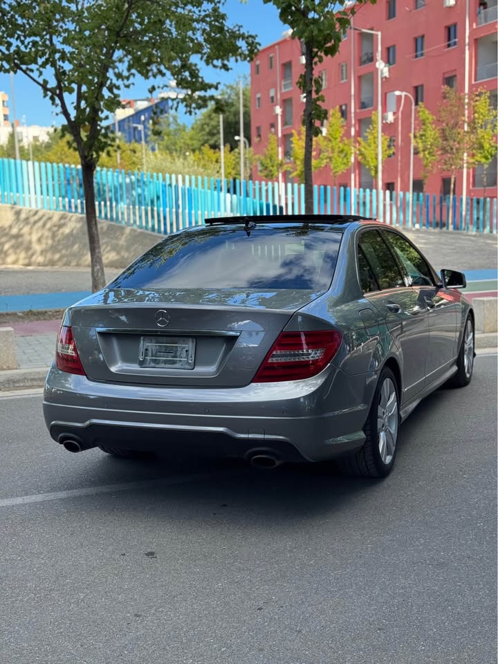 Fotoja 9 e listimit te prones me titull: Mercedes-Benz