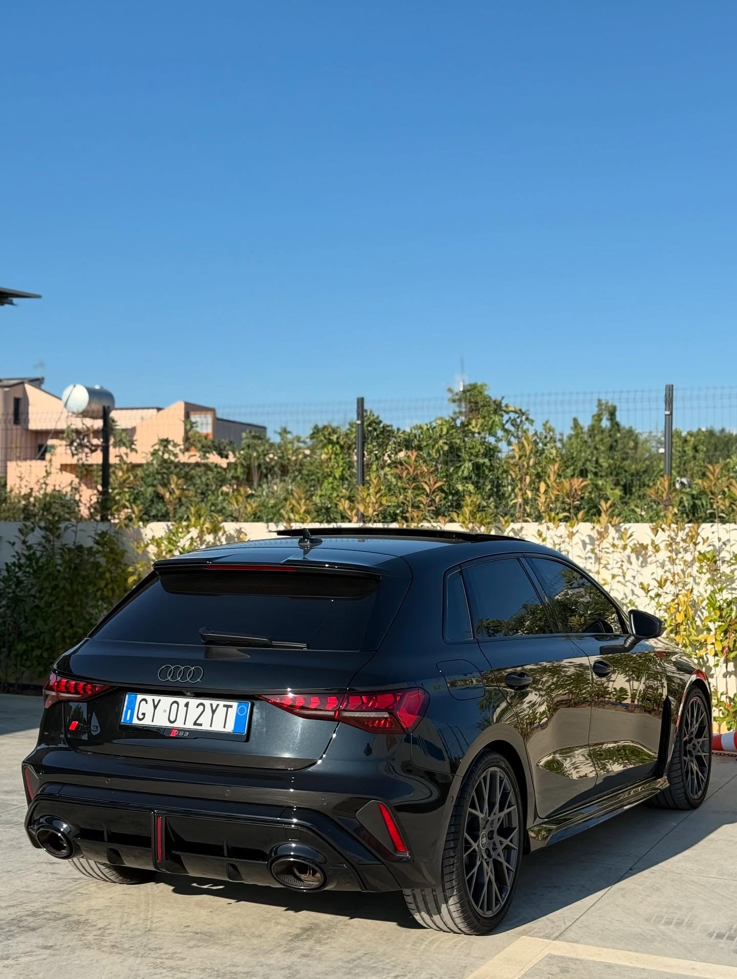 Fotoja 1 e listimit te prones me titull: Audi