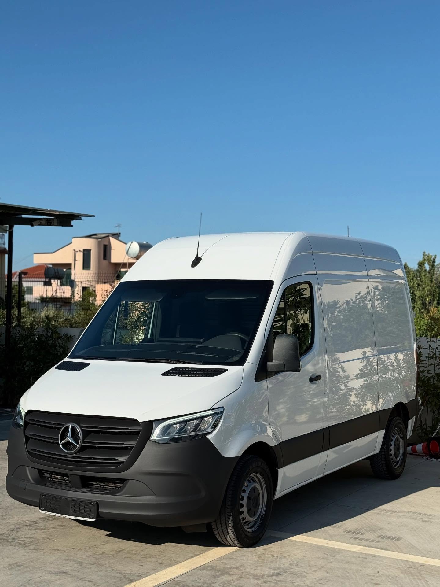 Fotoja 2 e listimit te prones me titull: Mercedes-Benz