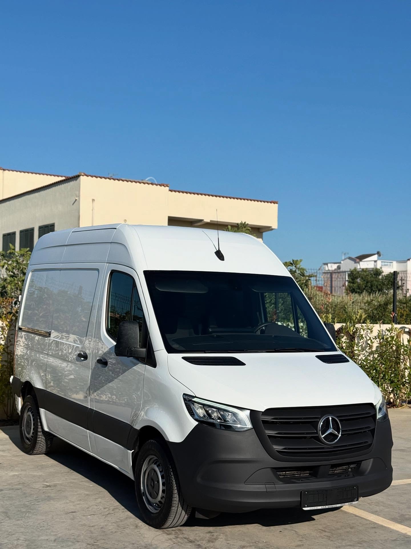 Fotoja 0 e listimit te prones me titull: Mercedes-Benz