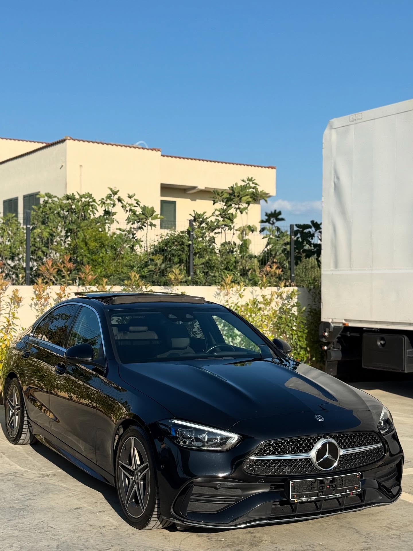 Fotoja 0 e listimit te prones me titull: Mercedes-Benz