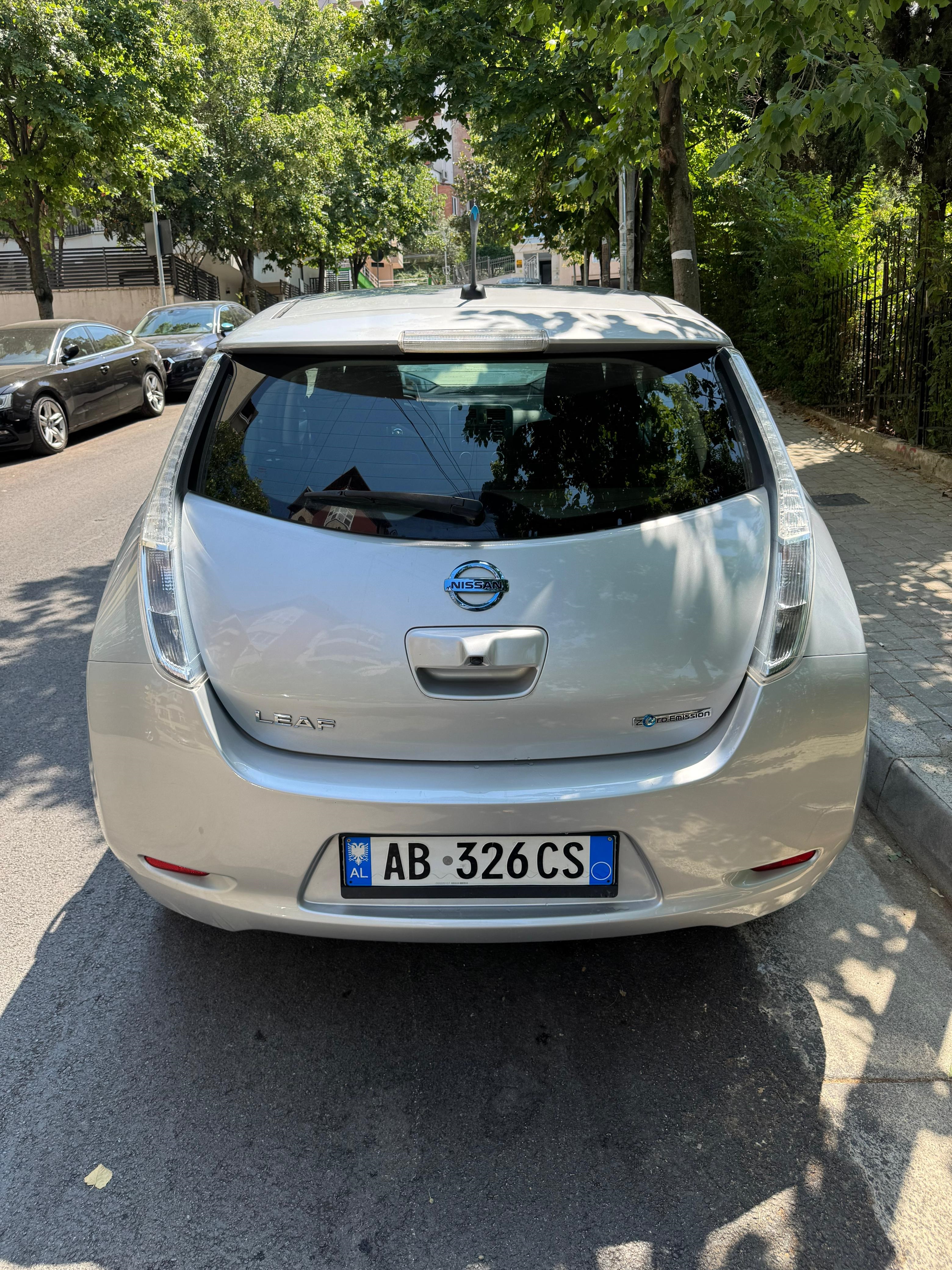 Fotoja 4 e listimit te prones me titull: Nissan