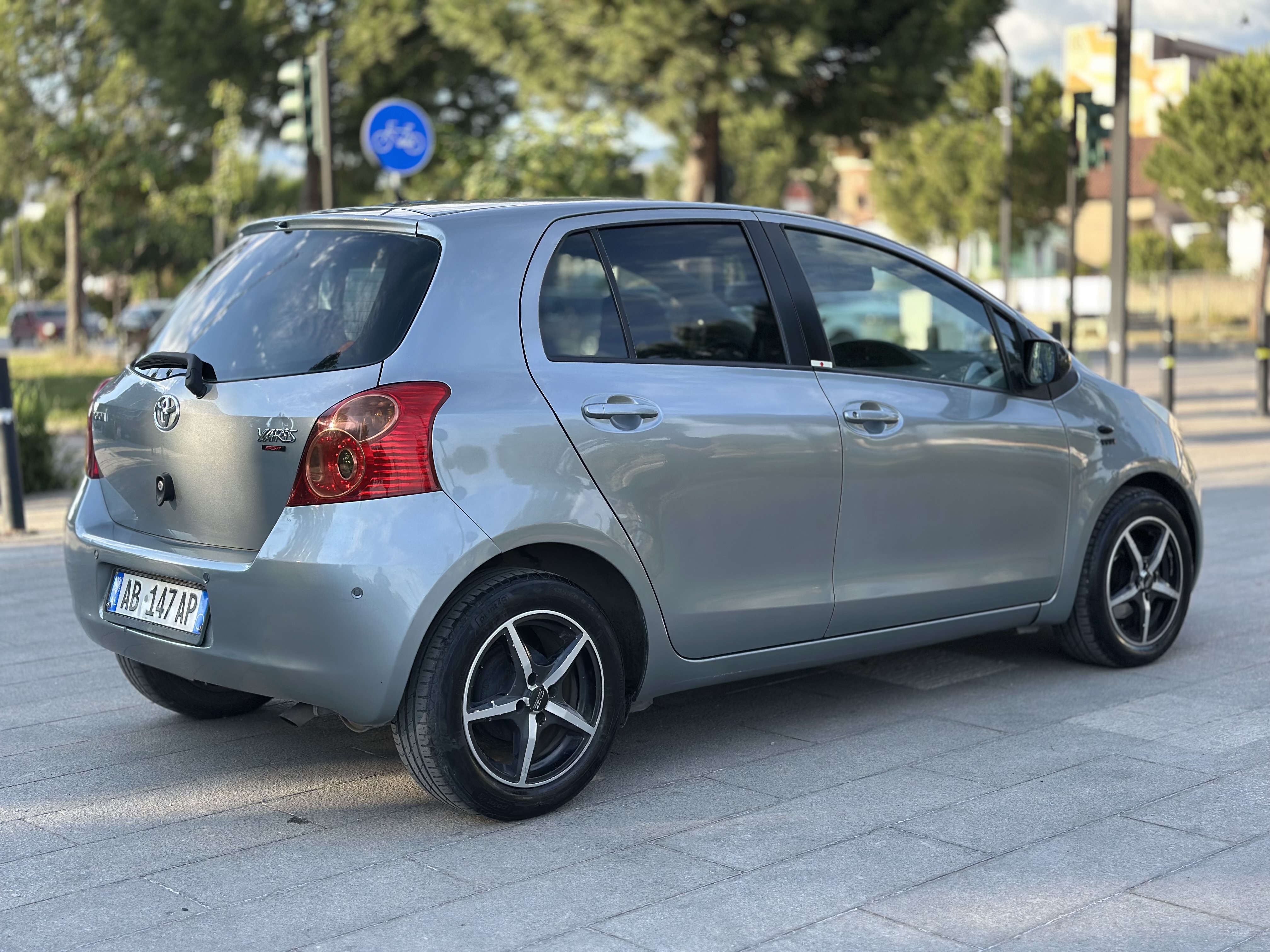 Fotoja 4 e listimit te prones me titull: Toyota