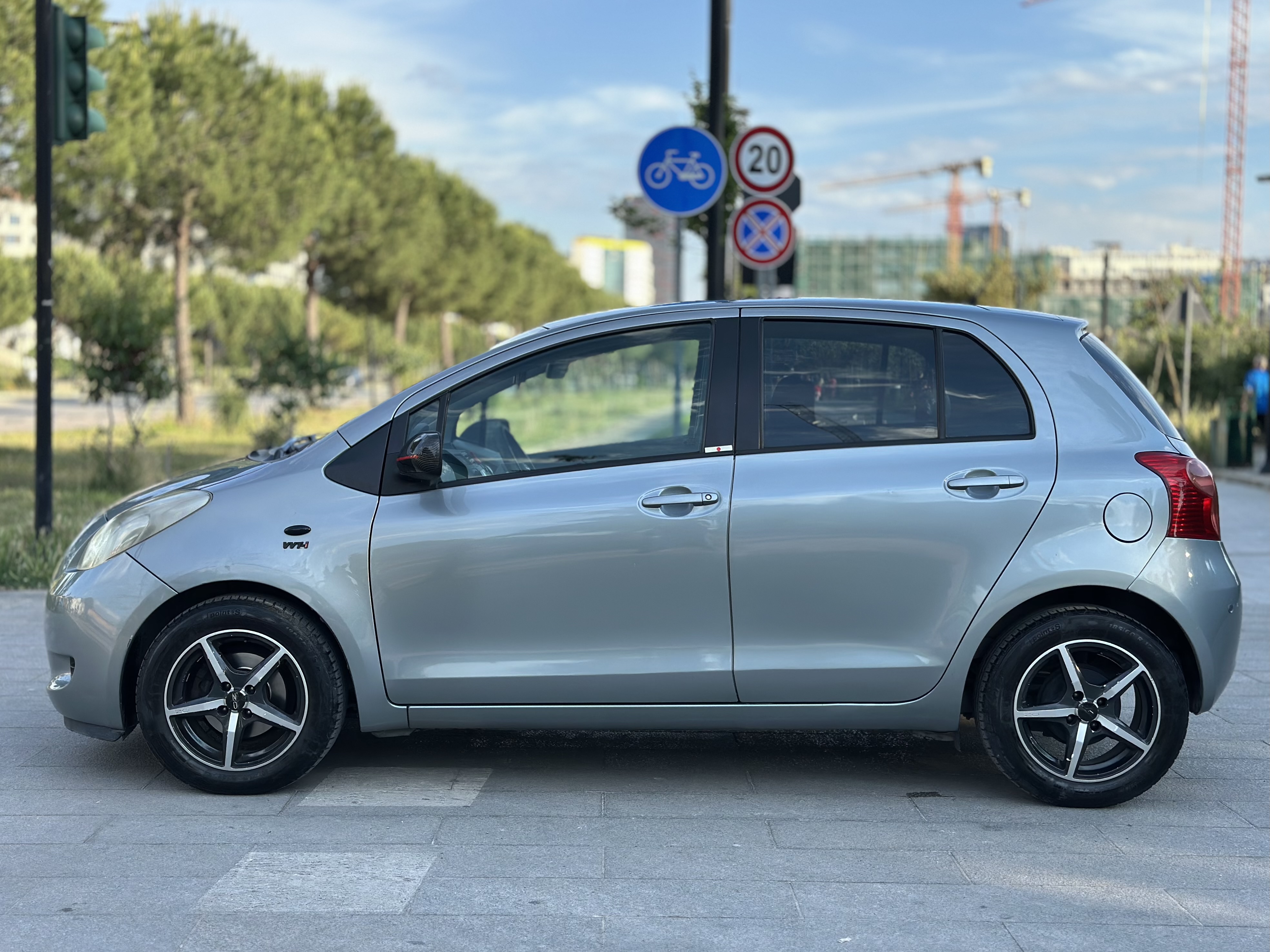 Fotoja 5 e listimit te prones me titull: Toyota