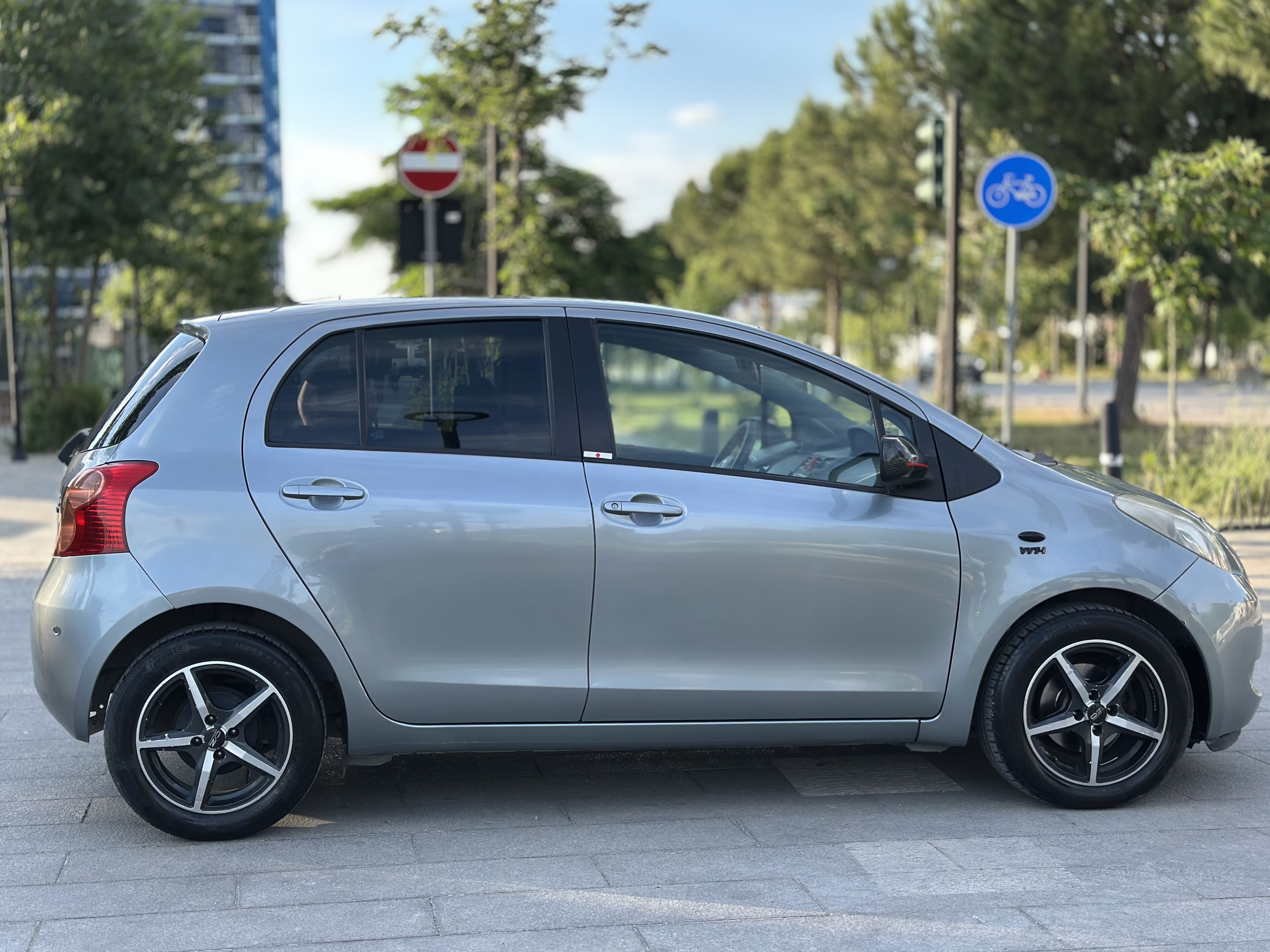 Fotoja 6 e listimit te prones me titull: Toyota